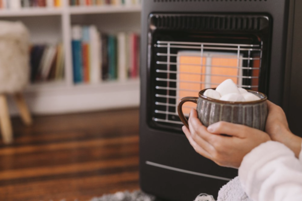 Cuando empieza el frío: Las estufas más eficientes para calentar la casa al terminar el verano